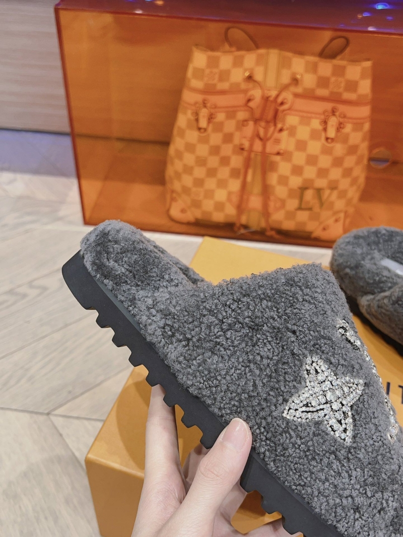 Louis Vuitton Slippers